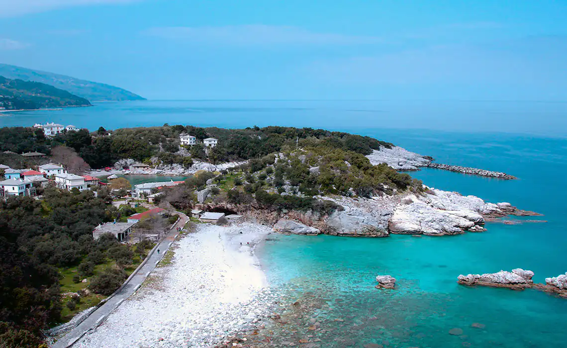Η παραλία της Νταμούχαρης.